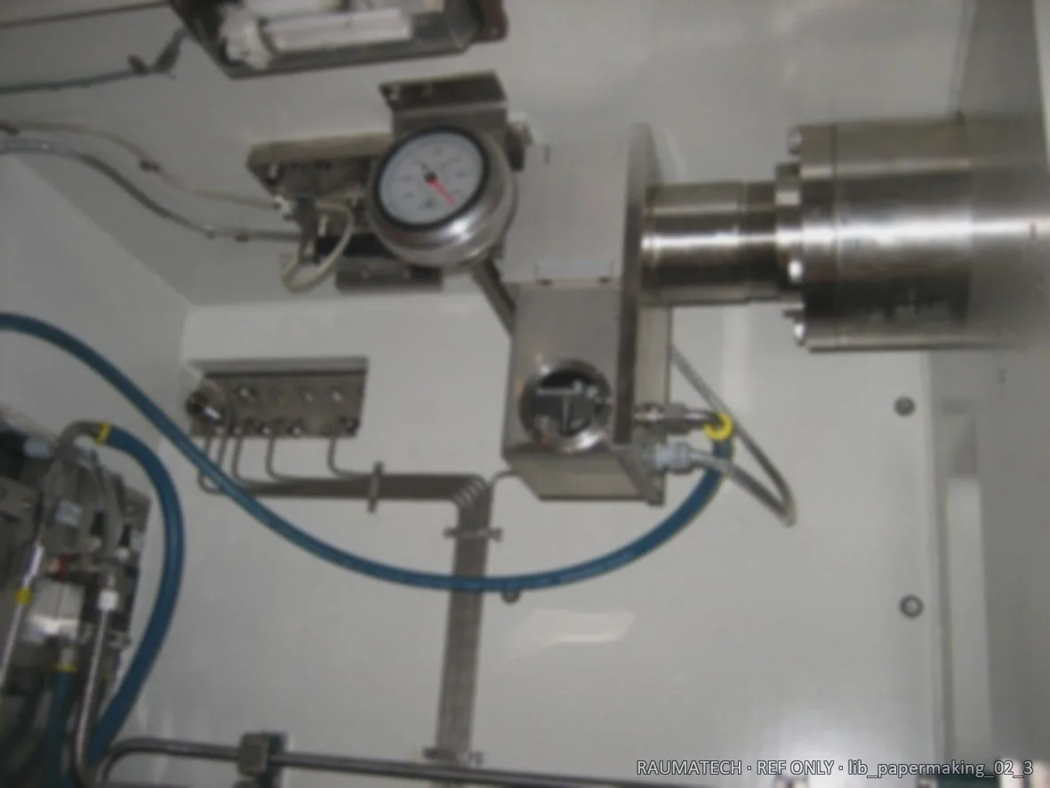 Hydraulic / pneumatic valve group