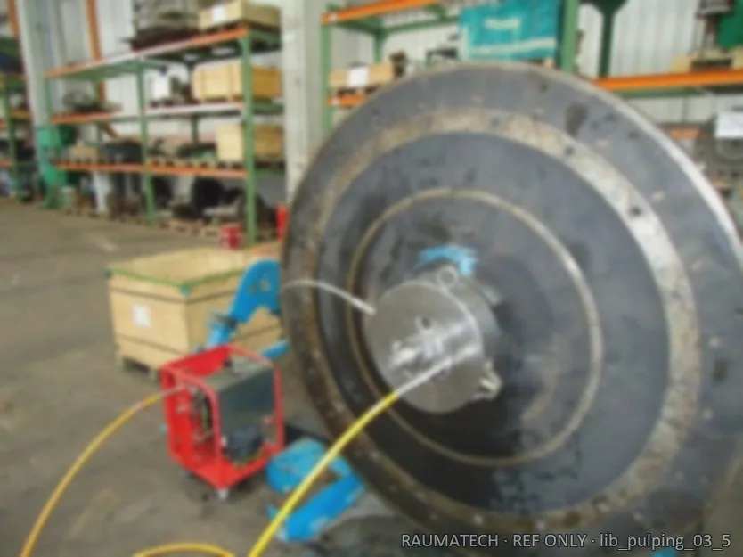 Large disc at service position